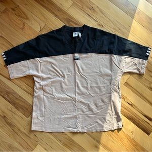 ⭐️Vaca Soon Sale⭐️ Adidas Shirt